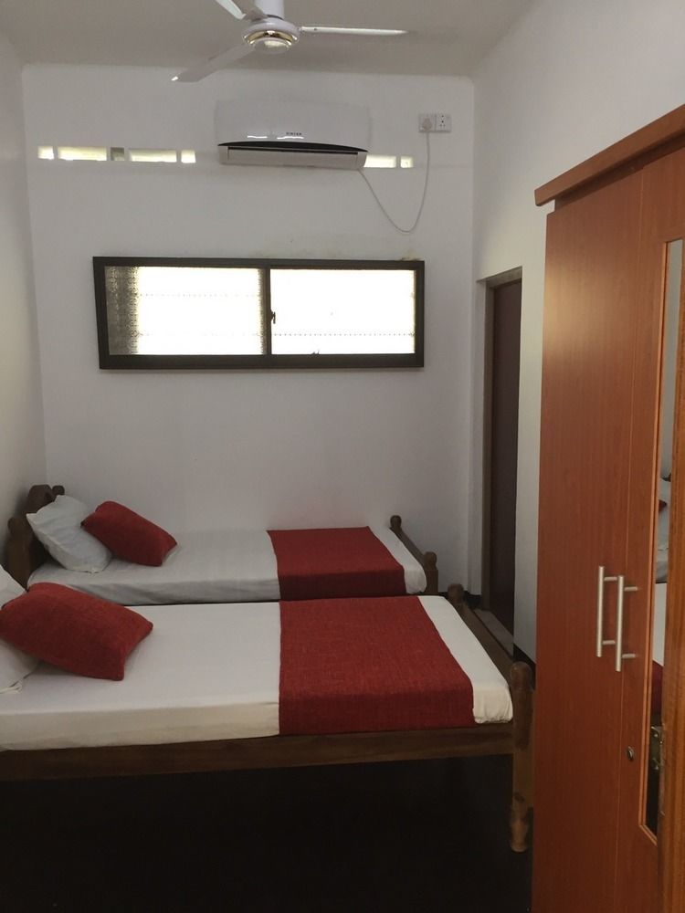 Yaarl Holiday Inn Jaffna Exterior foto